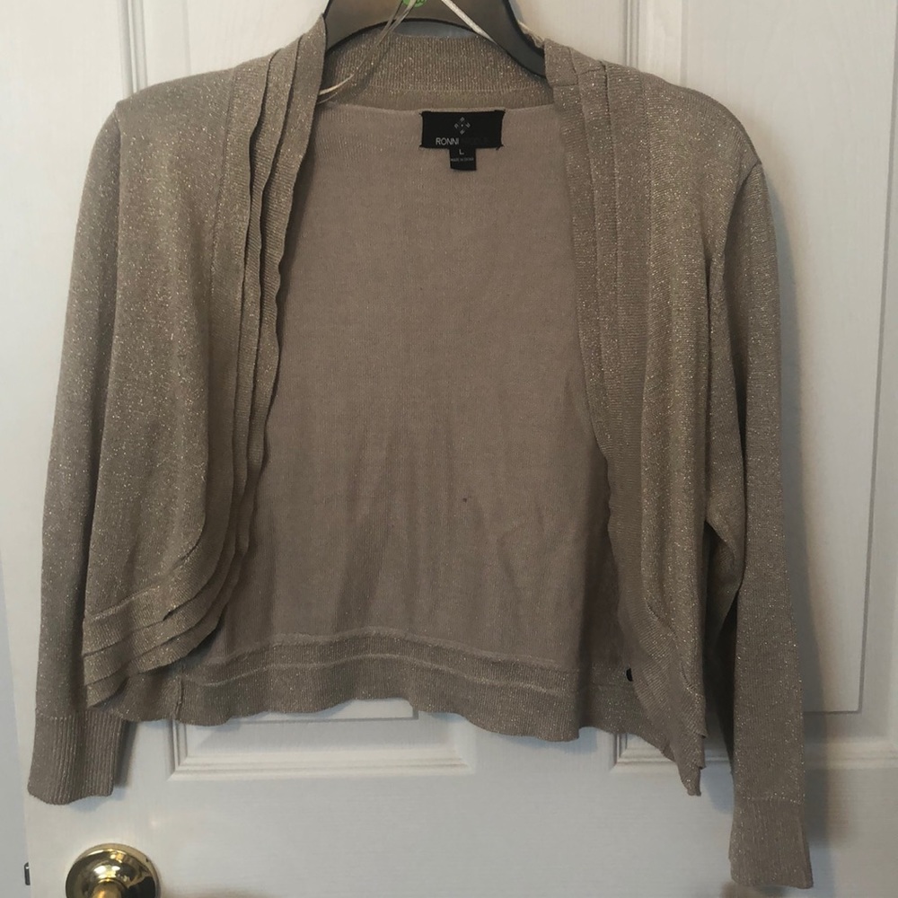 Ronni Nichole cover up